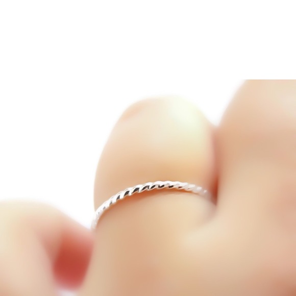 (2-13) Super Skinny 1MM 925 Sterling Silver Roped Band Stacking Stackable Ring - Picture 1 of 8